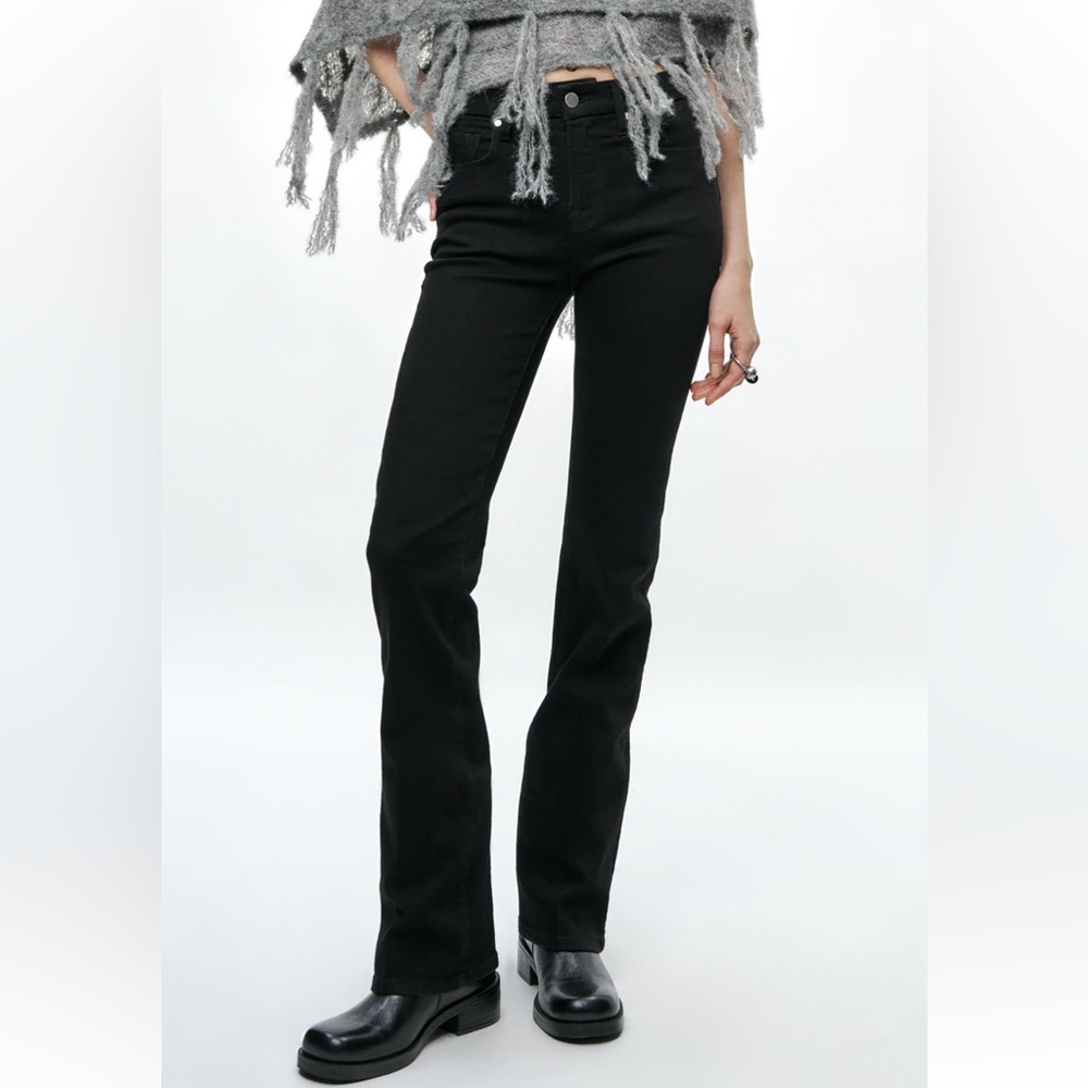 Zara Mid Rise The Contour Bootcut Janes  in Black